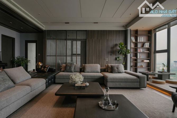 Biệt thự mặt tiền Nguyễn Văn Hưởng dài 34m (cực rộng, cực sang). Giá 180 tỷ.