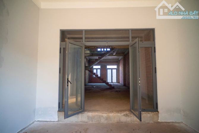 Bán 5 căn nhà liền kề đường Thanh Niên cơ hội đầu tư hiếm có tổng diện tích 493.2m2.