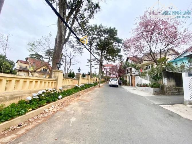 BIỆT THỰ CÔ GIANG , CUNG ĐƯỜNG CỔ XƯA LƯU GIỮ NÉT CỔ KÍNH ĐÀ LẠT