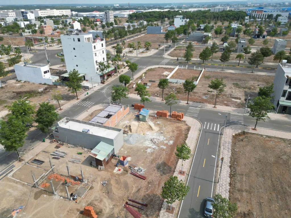 Bán đất Alana City Bình Dương, diện tích 70m2 sổ hồng riêng giá 900 triệu