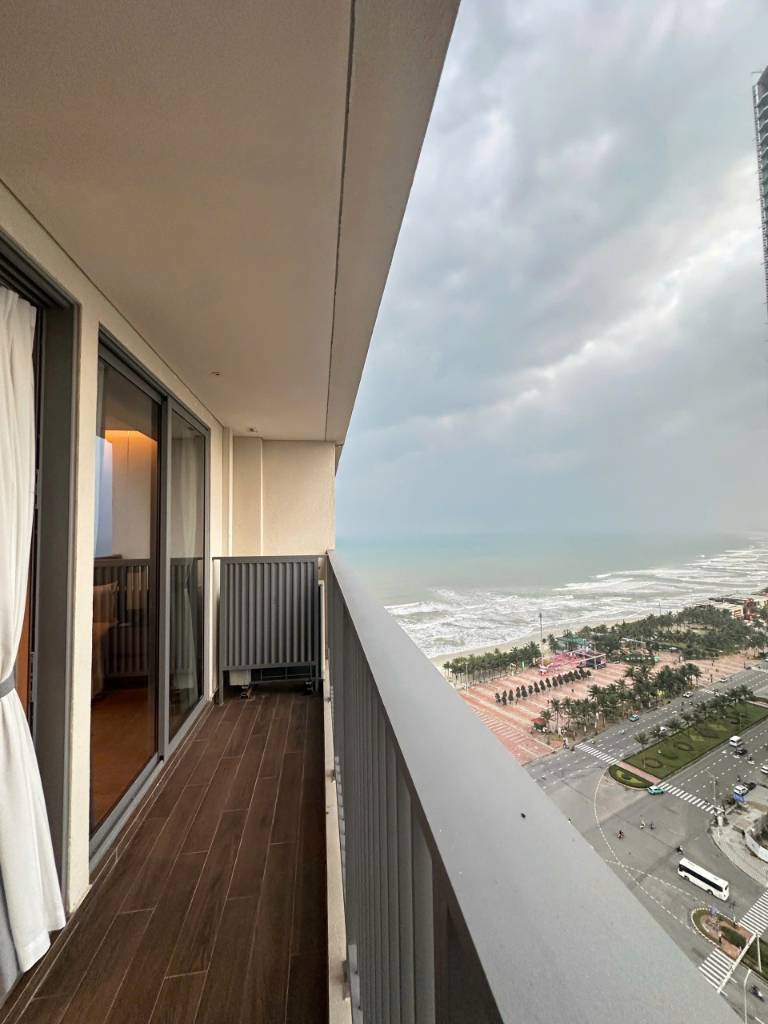 Giá 2,5 tỷ nhận nhà ngay, căn hộ The Soleil view biển Mỹ Khê hàng hiếm mùa du lịch Đà Nẵng