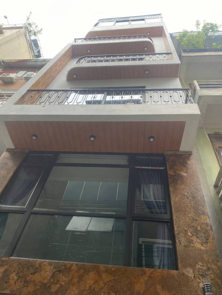 Bán tòa chung cư mini Bạch Mai Hai Bà Trưng, dt 65m2 giá 21 tỷ doanh thu 80 triệu tháng