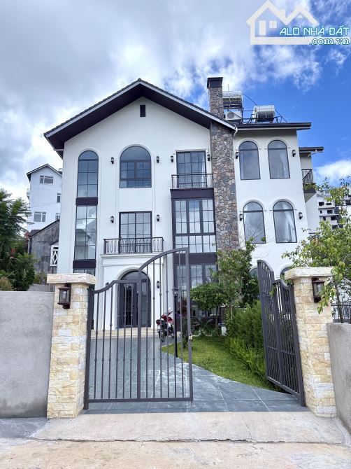 BIỆT THỰ HIỆN ĐẠI NGHĨ DƯỠNG GẦN 500M2 CỬA NGÕ TÔ HIẾN THÀNH ĐÀ LẠT