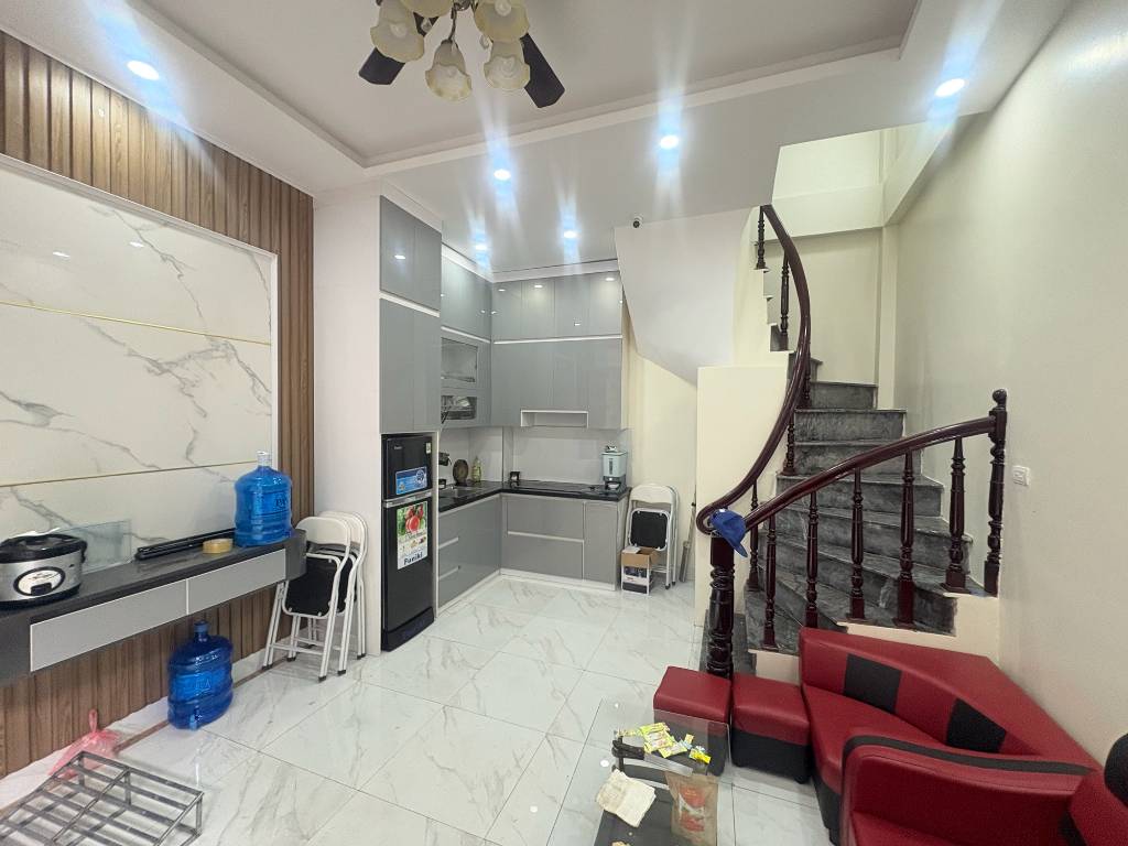 Bán nhà Nguyễn Đức Cảnh Hoàng Mai, dân xây 5m ra đường ô tô, ngõ thông, 25m² nở hậu ở ngay