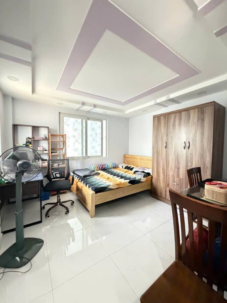 BÁN NHÀ LÊ VĂN QUỚI BÌNH TÂN, XE TẢI TỚI NHÀ, 5 TẦNG NỘI THẤT XỊN, CHỈ NHỈNH 5 TỶ