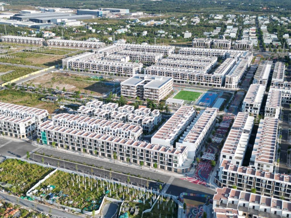 Bán nhà phố T&T Millennia City Long Hậu, dt 5x20 trệt 3 lầu, giá tốt nhất 5,5 tỷ
