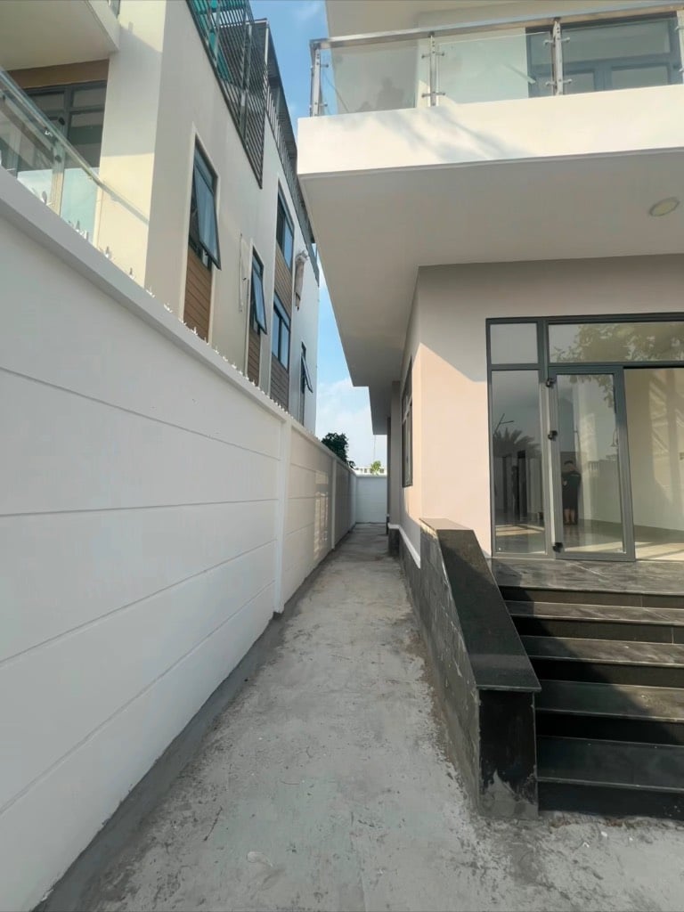 BÁN BIỆT THỰ KĐT MỚI TÂY BẮC, RẠCH GIÁ, DÒNG TIỀN 30TR/THÁNG, GIÁ 6 TỶ