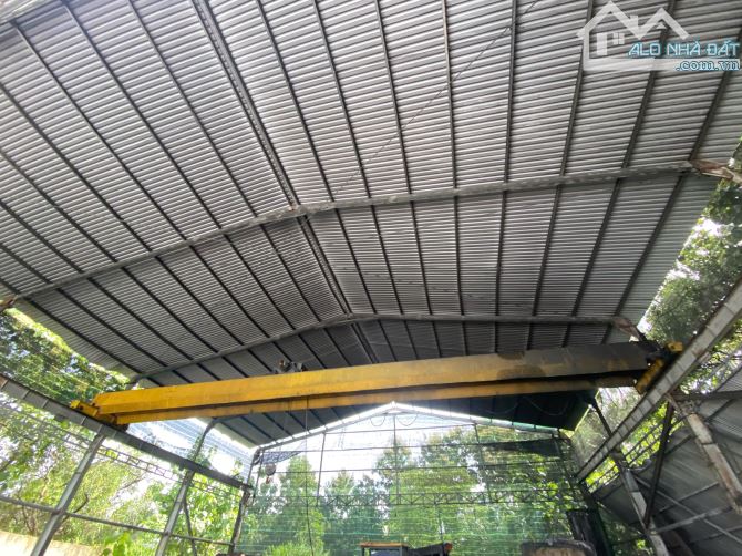 bán nhà xưởng có diện tích 3978m2 có 30m mặt tiền đường nhựa rông 8m,cỏ điện 3 pha