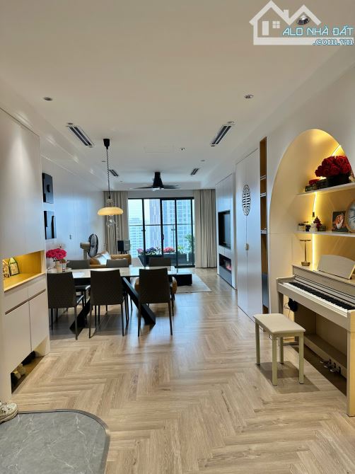 Bán Căn Hộ Keangnam Phạm Hùng DT 158,39m 4PN Full NT Hướng ĐN SĐCC giá 14 tỷ ở luôn