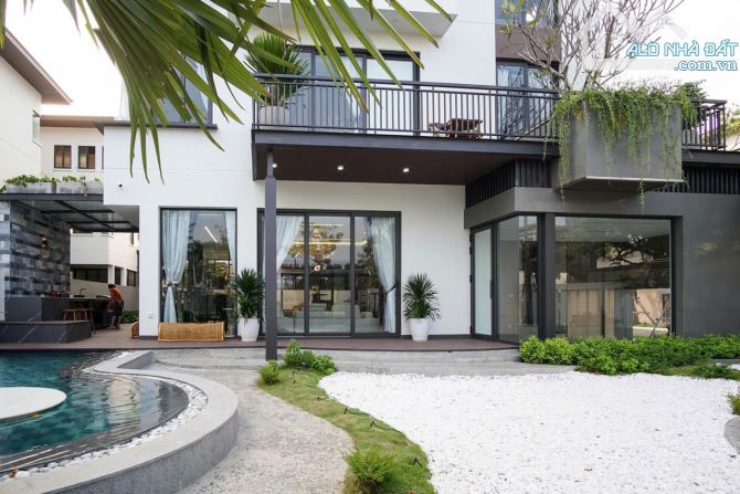 BÁN GẤP BIỆT THỰ 2 MẶT TIỀN ĐƯỜNG NGUYỄN VĂN HƯỞNG, THẢO ĐIỀN 448M2- GIÁ TỐT