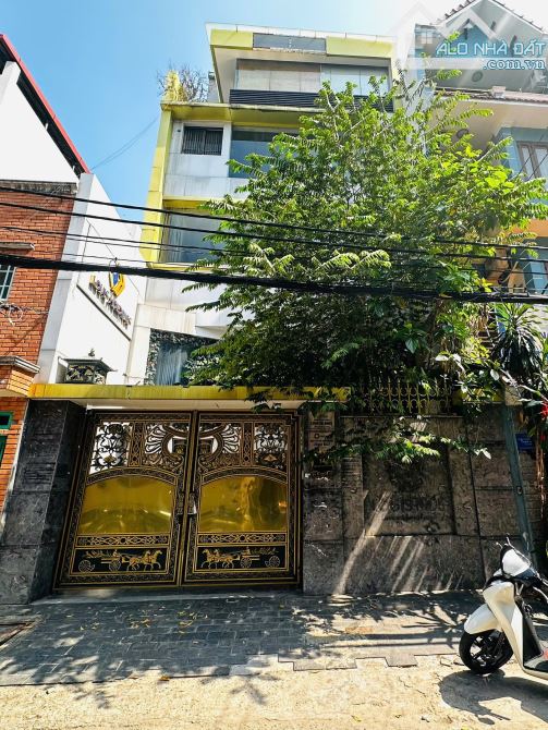 BÁN TÒA NHÀ VĂN PHÒNG - KHU SÂN BAY NGAY TRƯỜNG SƠN - GẦN 1000M2 SÀN - THANG MÁY