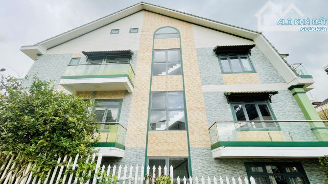 Cần bán Nhà 11 PN, 3 mặt tiền đường Ngô Gia Tự, Đà Lạt. Vị trí vàng cho đầu tư