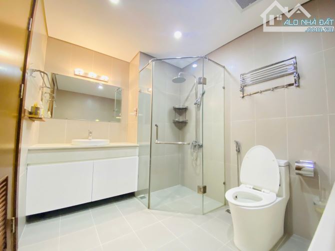 bán ch Sky Park diện tích 80.6m2- 2pn- 9,45 tỷ full nội thất, sđcc, tầng trung