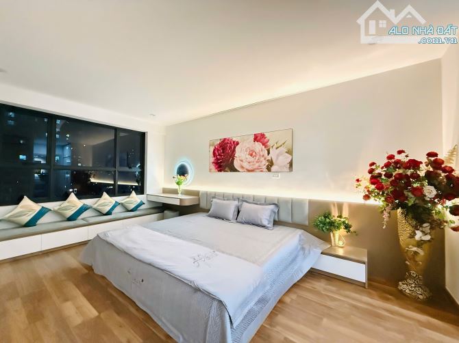 bán CH MD COmplex Nguyễn Cơ Thạch 80m 2n2vs full nội thất, sdcc giá 6.5 tỷ