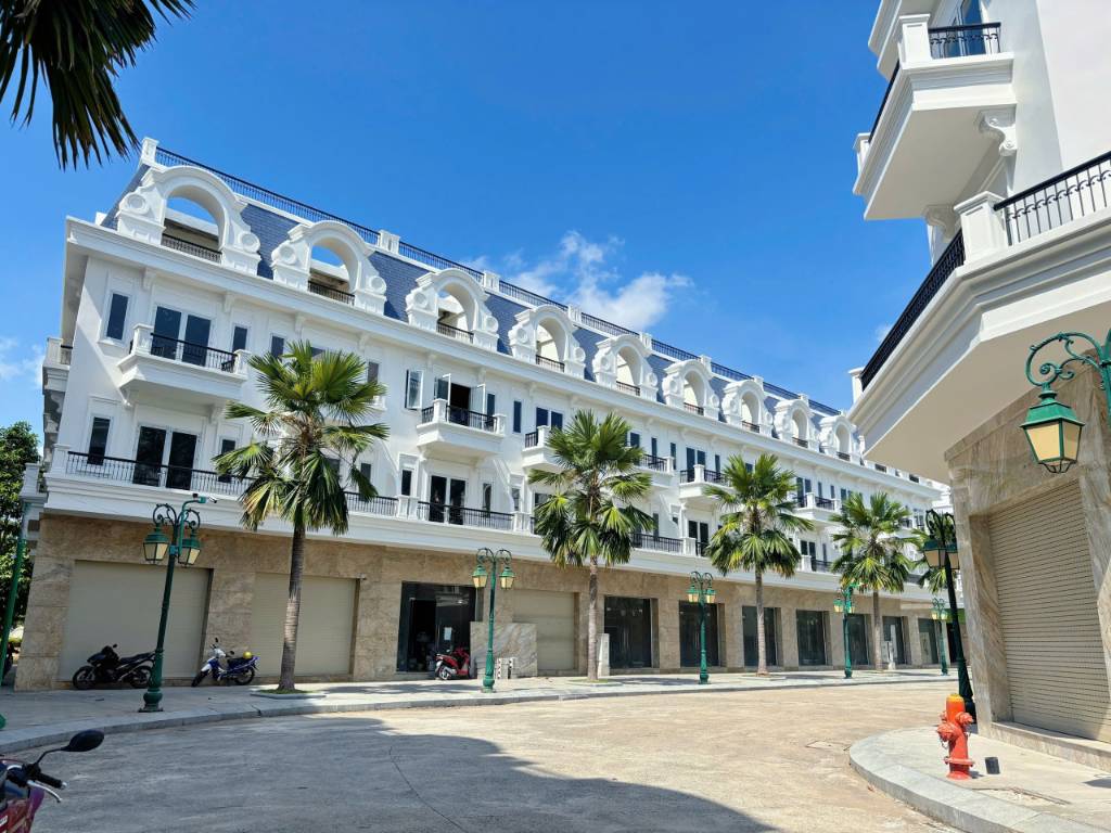 Bán shophouse Five Star Eco City Cần Giuộc Long An, DT 100m2 giá 9 tỷ sổ hồng riêng
