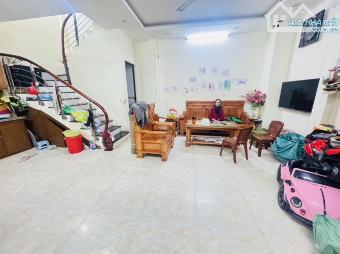 Bán gấp nhà Lê Quang Đạo 41m²x 5T, KD,Ô tô, full NT – chỉ 7,6 tỷ