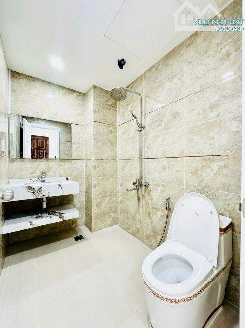 Bán kín!!! Mặt tiền kinh doanh Ung Văn Khiêm - diện tích khủng 20x40M sẵn HDT 325 triệu/th