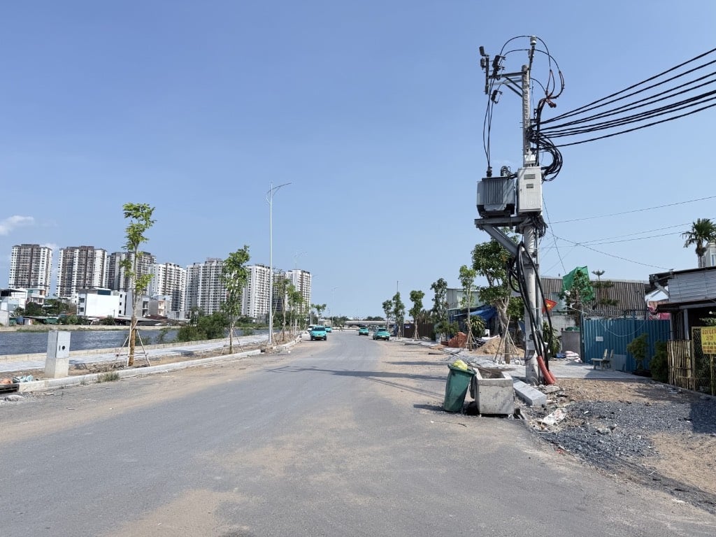 Bán kho xưởng mặt tiền Lê Đình Dương Bình Tân, 300m2 ngang 10 x 30m, chỉ 57tr /m2