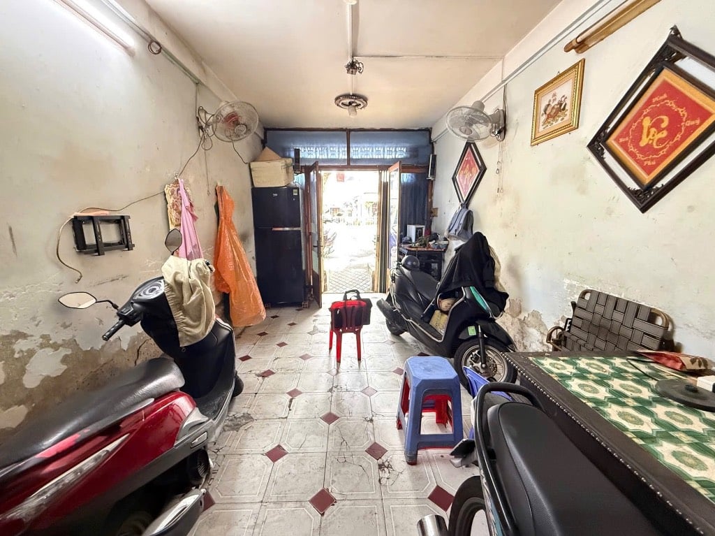 Bán nhà mặt tiền kinh doanh Phạm Văn Chí, Quận 6, 35m2 vuông vức, khu dân cư đông đúc