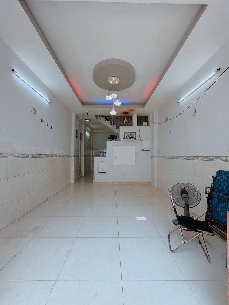 Bán nhà 2 tầng Tân Thuận Tây Quận 7, ngay đại học Marketing, 37m2 hẻm yên tĩnh,m