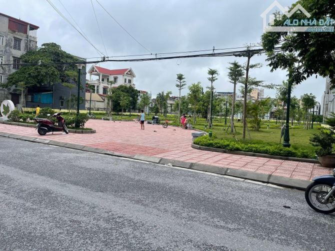 Ms Linh-Bán nhà 5 tầng dân tự xây mặt đường Hạ Lý, Hồng Bàng 100m2 giá 10,8 tỷ