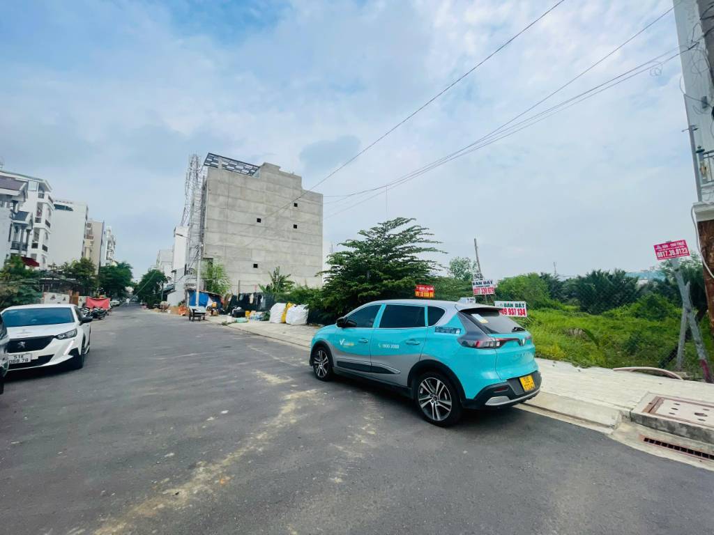 BÁN ĐẤT MẶT TIỀN ĐƯỜNG SỐ 37, QUẬN 7, DT 9X37M CTXD HẦM 7 TẦNG, GIÁ 73 TỶ TL