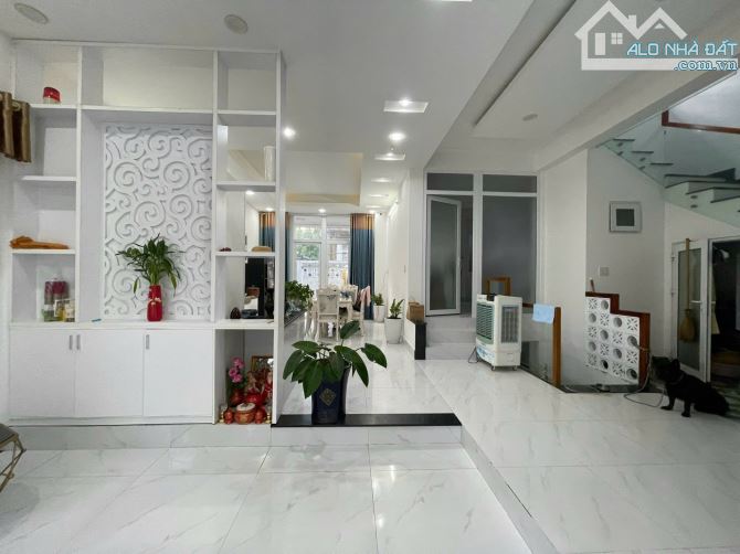 Cần Bán Biệt Thự Sân Vườn KQH Cầu Lim