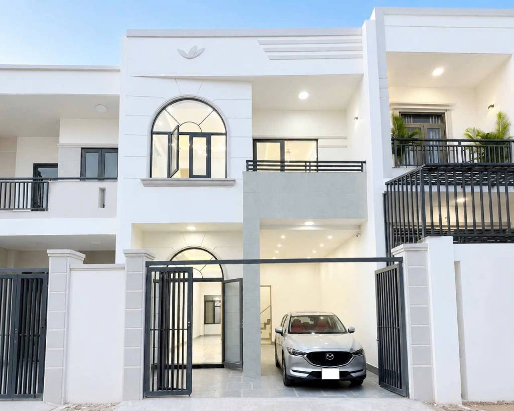 Bán nhà gần đường Đồng Khởi, Biên Hoà, dt 105m2, nhà 4 phòng ngủ, giá 2 tỷ