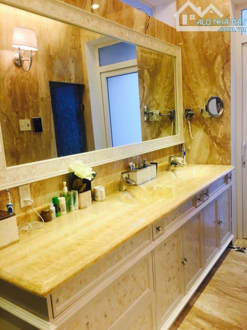 CẦN BÁN GẤP NHÀ ĐƯỜNG LÊ NIỆM,Q TÂN PHÚ, DT 9 X 18. KC 3 LẦU, GIÁ 19 TỶ TL NHIỀU