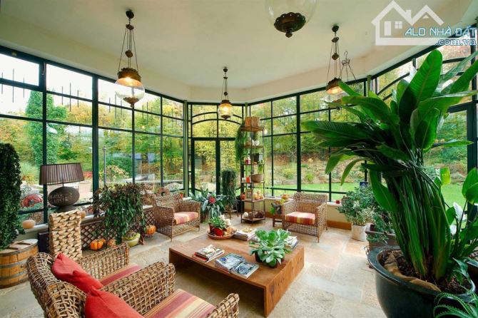 Gia đình chuyển nơi ở bán nhà mặt tiền Nguyễn Bá Lân ngay Xuân Thủy 8x20m giá 50 tỷ