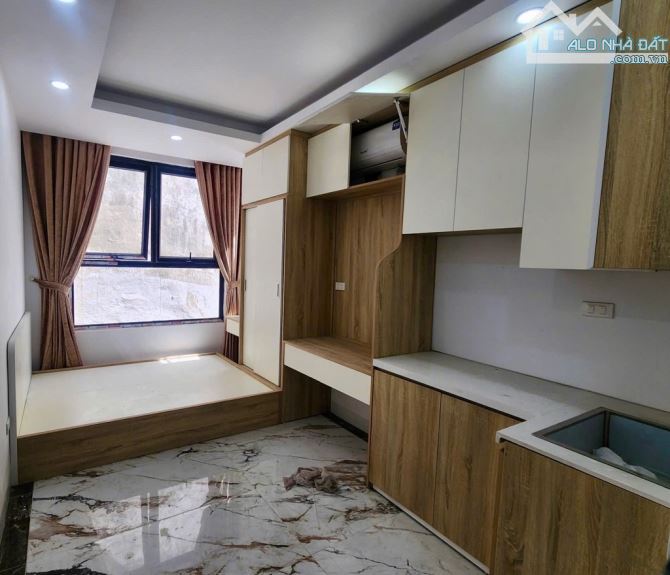 BÁN TÒA CCMN PHỐ MINH KHAI, SÁT PHỐ, 65M2, 6 TẦNG THANG MÁY, 15.1 TỶ
