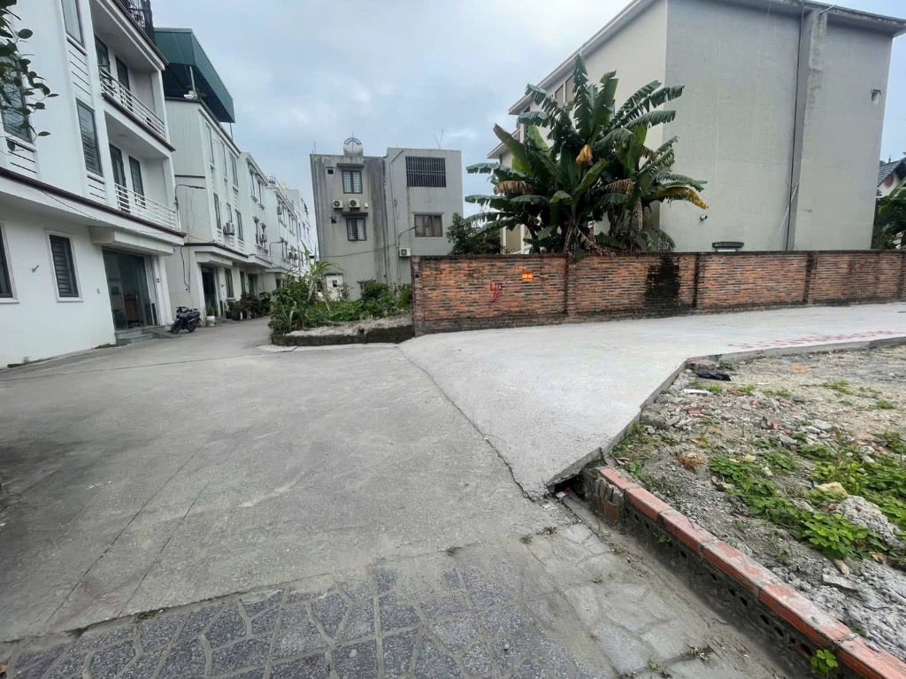 Bán lô đất Bãi Muối, Hạ Long Quảng Ninh, xung quanh full tiện ích, giá đầu tư