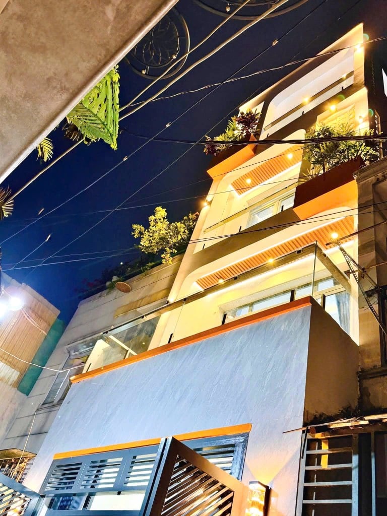 Bán nhà mới 4 tầng Phạm Văn Bạch, Gò Vấp, hẻm xe hơi, dt 48m2, giá 7,56 Tỷ