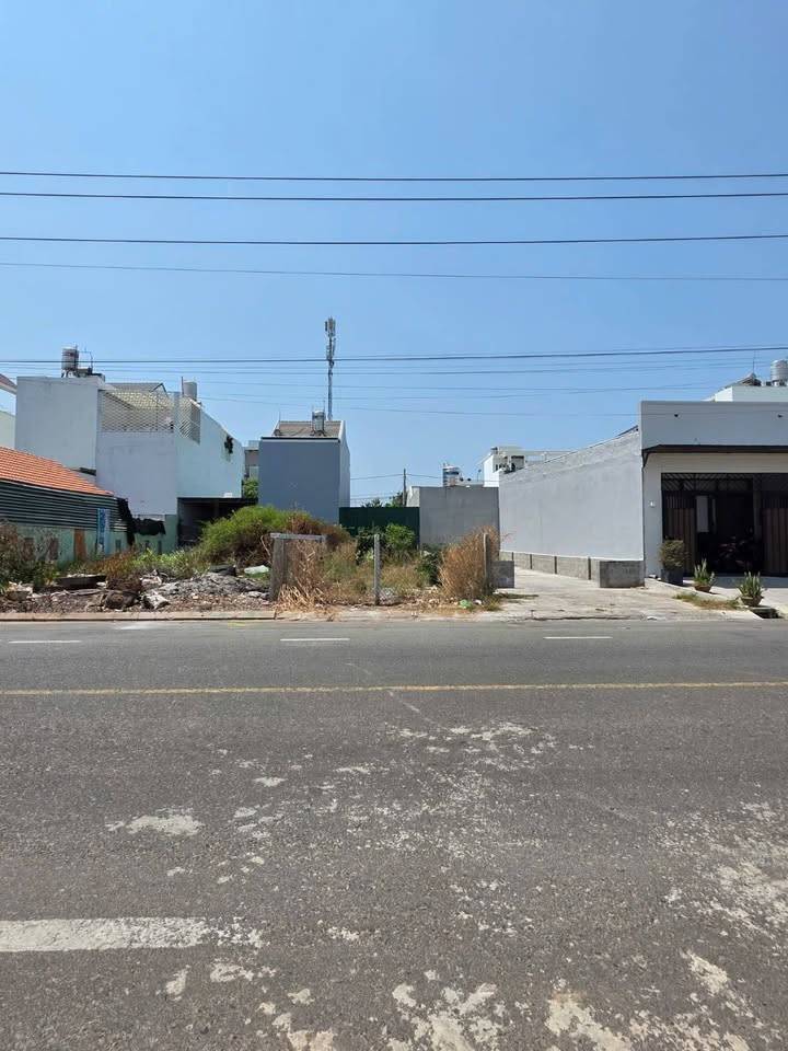 BÁN GẤP 2 LÔ MẶT TIỀN ĐƯỜNG HÙNG VƯƠNG, PHAN THIẾT, DT 100M2, GIÁ 7,5 TỶ