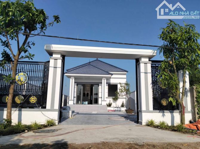 🌳 Villa Sân Vườn 332m2 (8x42m) có chòi mát, hòn non bộ - 4PN, đường 8m