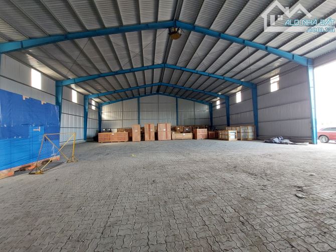 Bán xưởng mặt tiền Quốc lộ 1A, Quận 12, 2600m2 giá 45 tỷ; 3565m2 120 tỷ