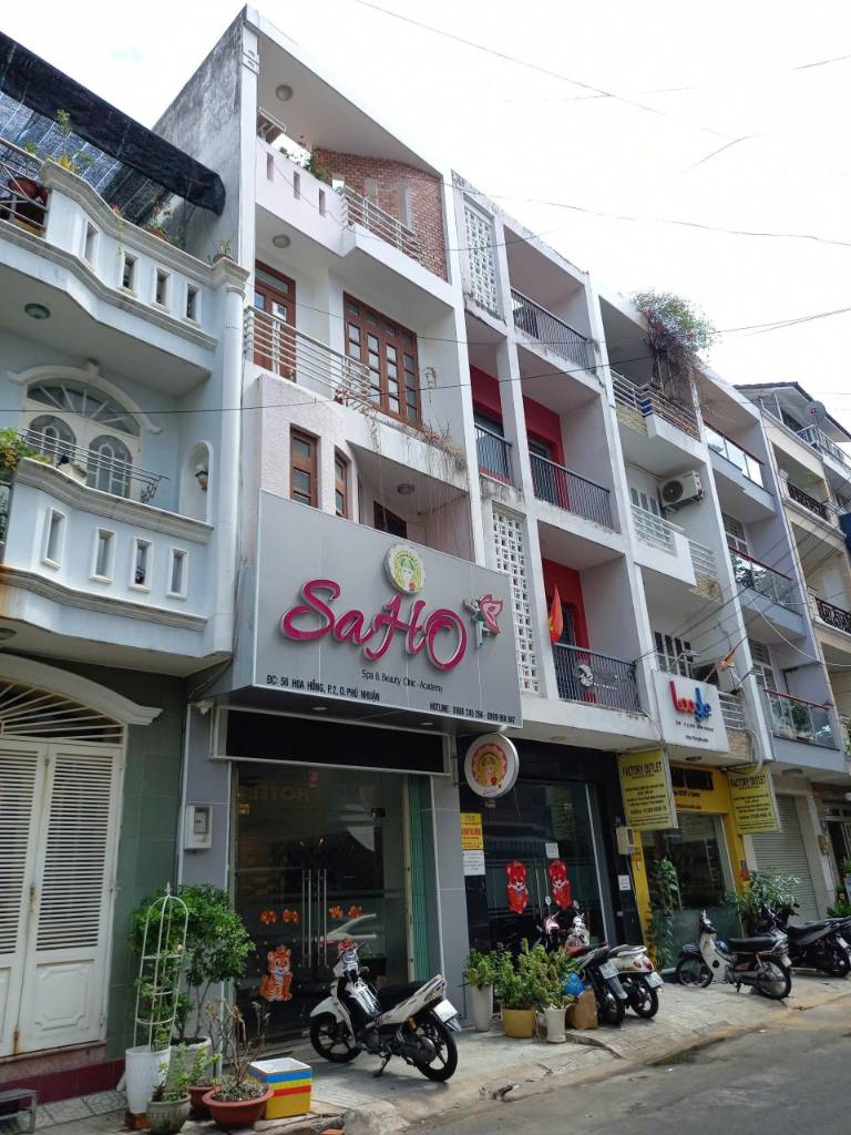 Bán gấp nhà mặt tiền đường Hoa Hồng, Phú Nhuận, DT 4x18m, 4 tầng sân thượng đúc, giá 22 tỷ