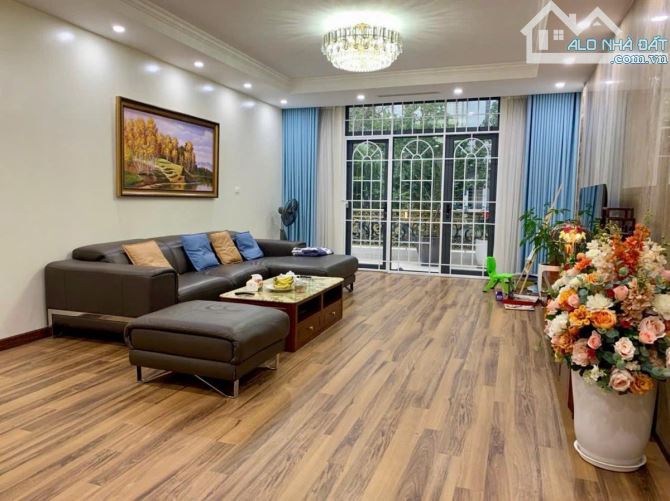 Nhà LK KĐT Văn Phú, 100m2, full nội thất 5 sao, ở cực sướng, kinh doanh ,Giá đầu tư