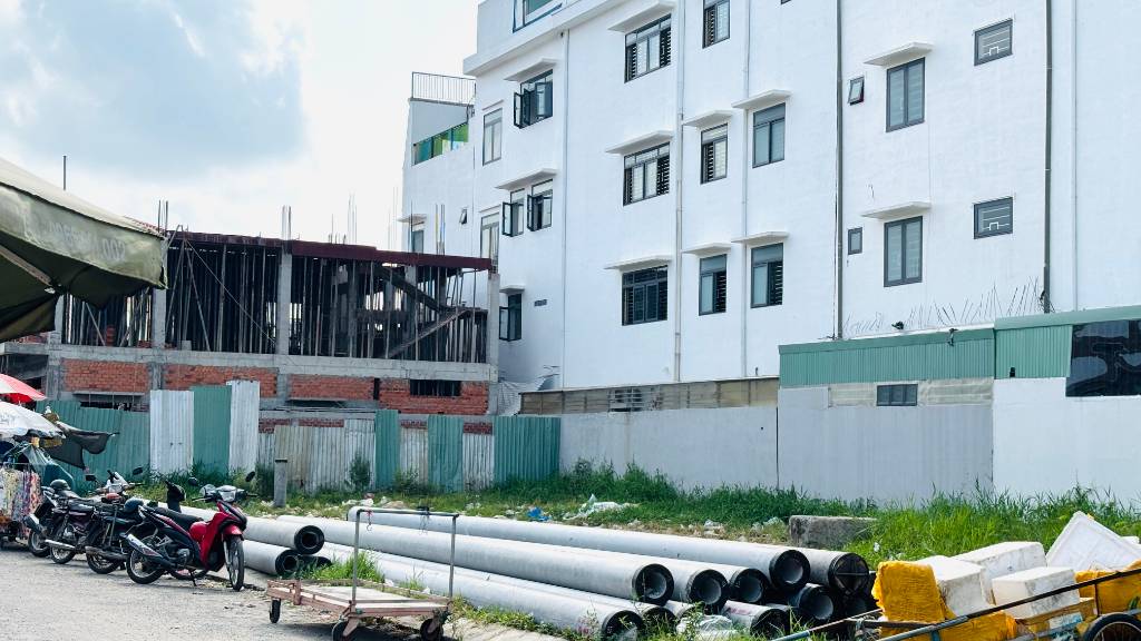 BÁN NHÀ MẶT TIỀN NGÔ QUYỀN VĨNH LONG, CHỢ CÁI VỒN, MUA NHÀ NHẬN VÀNG LIỀN TAY