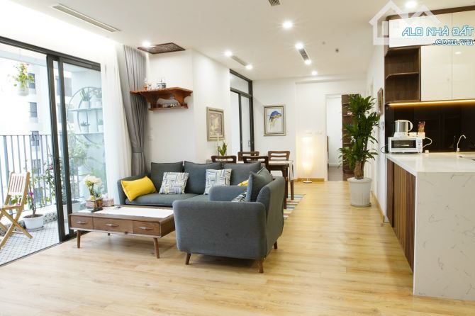 Bán gấp CH Green Park Dương Đinhg Nghệ DT 104m 3PN Full NT giá 9,8 tỷ SĐCC View đẹp