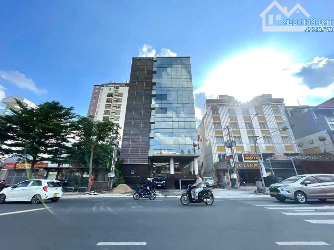 Toà nhà VP! Ngay Sân Bay Yên Thế-Trường Sơn, TB(8.2x32m- Hầm, 7 Tầng) HĐT 350tr/th-105 tỷ
