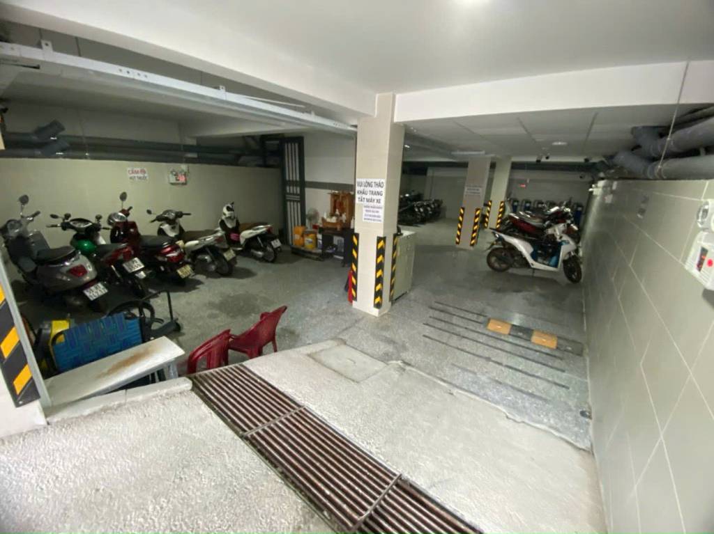 Bán tòa nhà MT Lý Thái Tổ, Quận 10, NH 10x33m, hầm 7 tầng, giá 48 tỷ