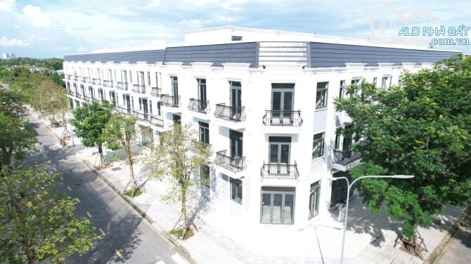 Căn góc LK HUD Chánh Mỹ,DT 140m2,mặt đường Nguyễn Văn Cừ,mặt sông Sài Gòn,tiến độ giãn