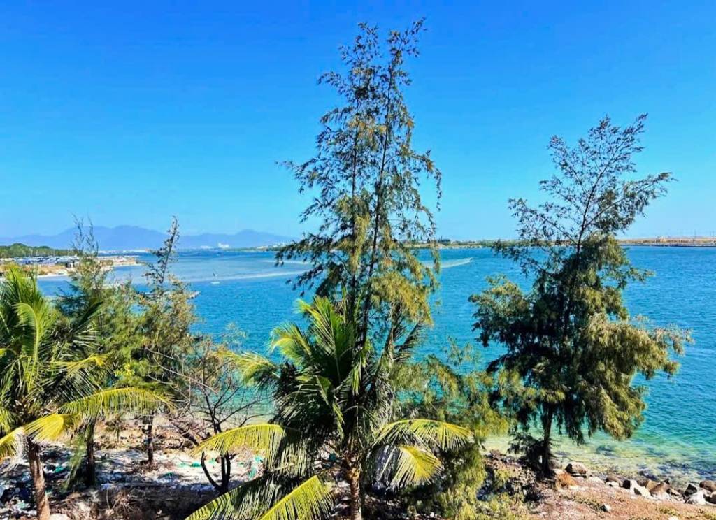 Bán mảnh đất Cam Nghĩa Cam Ranh, góc 3 mặt đường ô tô, phù hợp làm nhà vườn nghỉ dưỡng