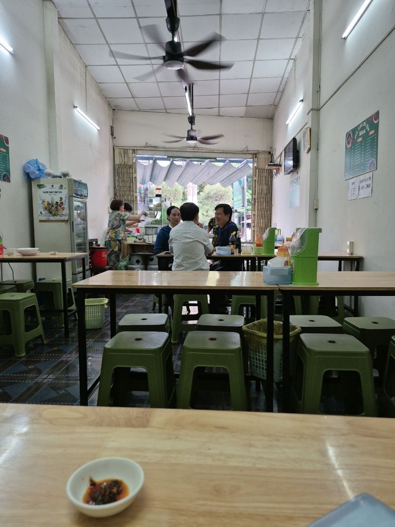 Bán nhà đường CN11, ơn Kỳ Tân Phú, đường rộng 40m, dt 102m2, kinh doanh sầm uất, Chỉ 11 tỷ TL