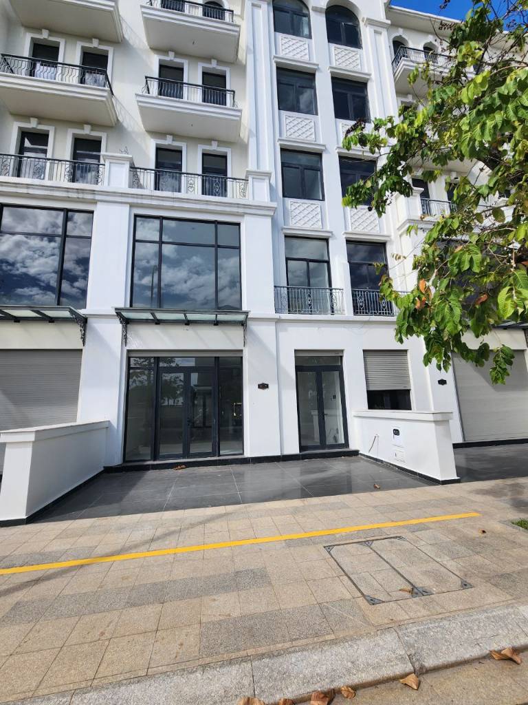 Bán biệt thự Manhattan Vinhomes Grand Park, dt 126m², hướng Đông Nam Sổ hồng sẵn