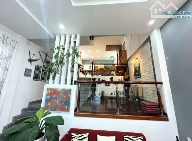 BIỆT THỰ HUỲNH MẪN ĐẠT - LÔ GÓC 2 MẶT TIỀN - 100M2 – 3 TẦNG – NHÀ KIÊN CỐ - 13.6 TỶ