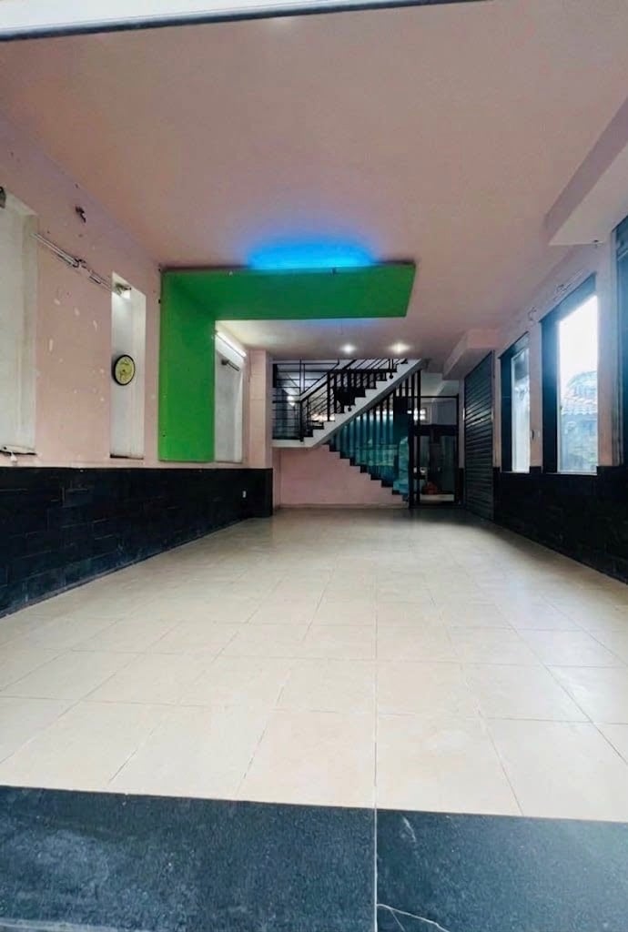 Bán nhà 3 tầng Bình Thuận Quận 7, liền kề Vincom Nam Long, 8x15m 6PN, hẻm nhựa ô tô quay đầu