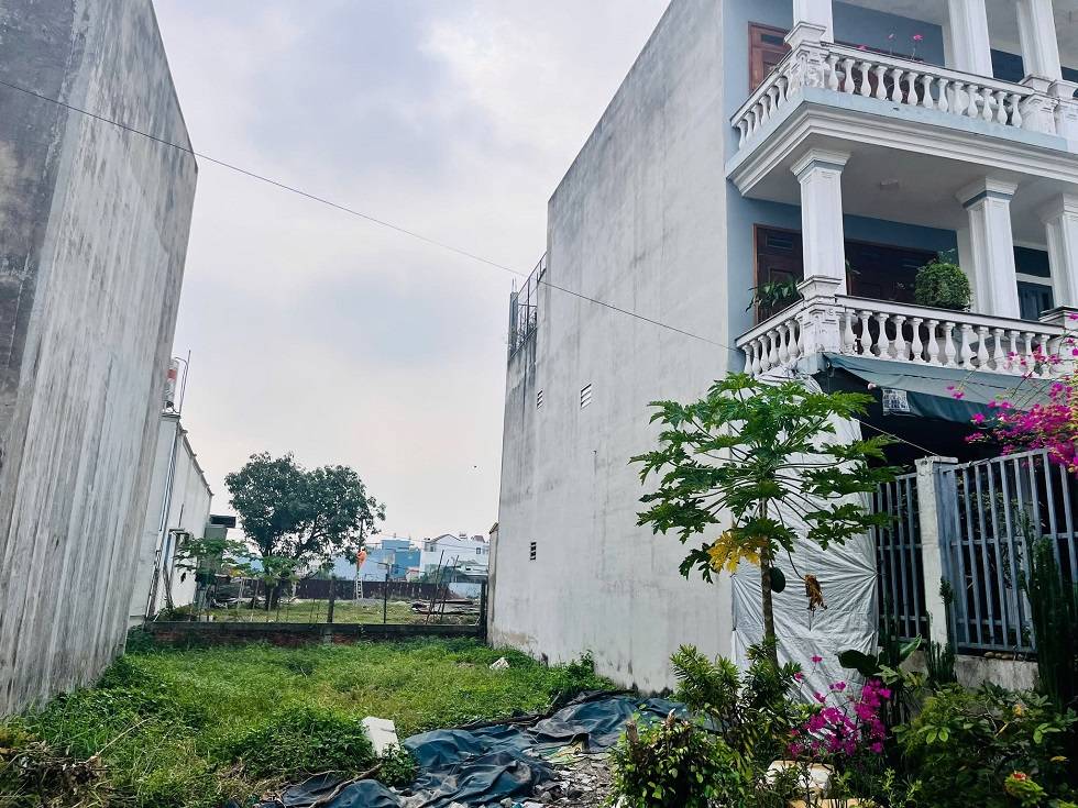 Bán đất mặt tiền Xuân Thới Thượng 30, Hóc Môn, full thổ 106m2 ngang 5m giá siêu tốt