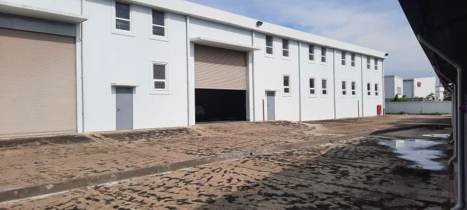 Bán dt 9000m² có 2 nhà xưởng mỗi nhà xưởng 2300m² đầy đủ pháp lý chỉ vào sử dụng .